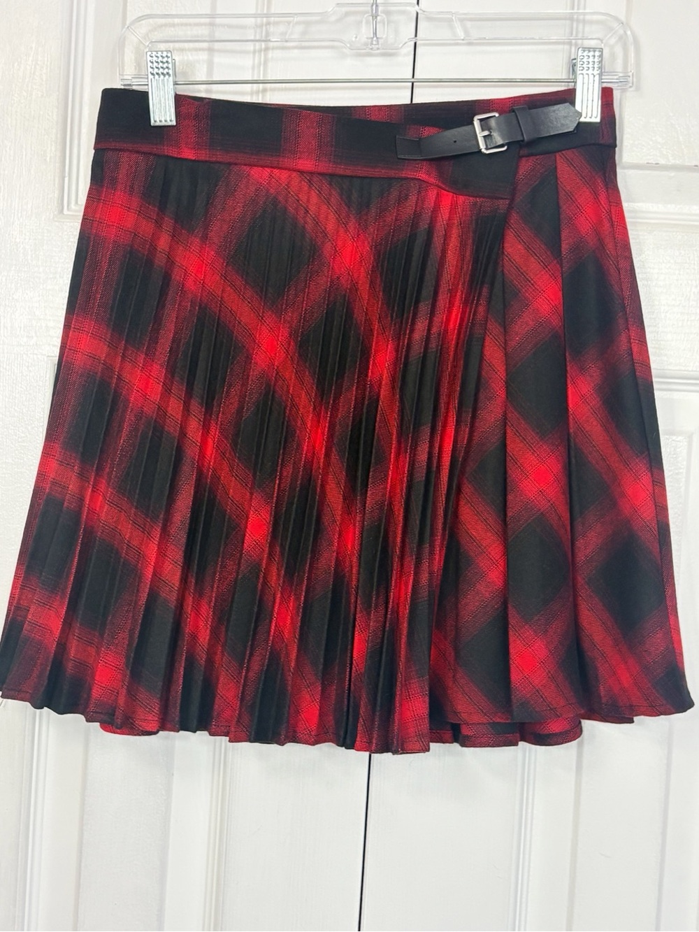 NWT Mango MNG Red & Black Plaid Pleated A-Line Wrap Mini Skirt Small